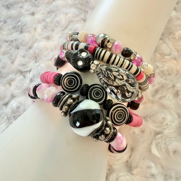 Pink and Black Handmade Beaded Bracelet Set - Picture 2 of 5